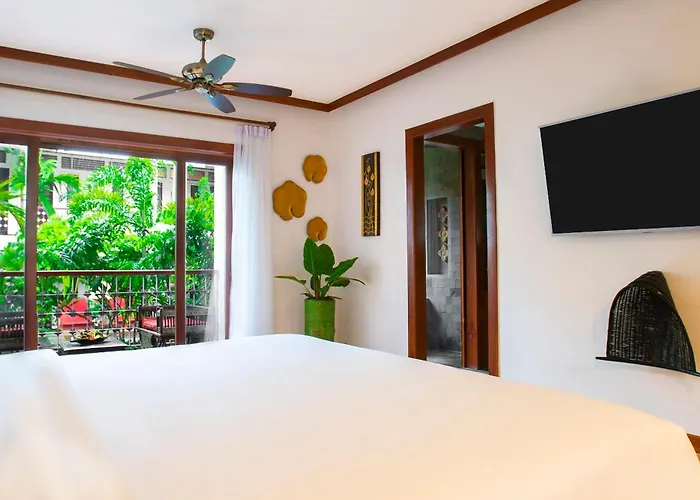 Hotel Montra Nivesha And Art 4*
