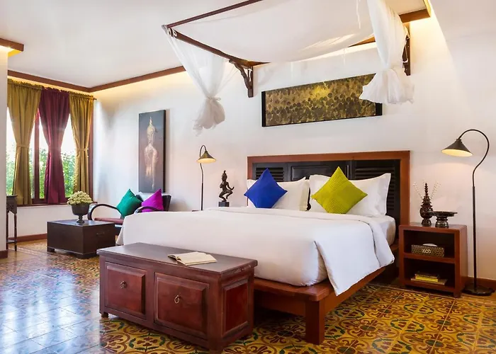 Montra Nivesha And Art Hotel