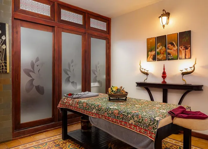 Montra Nivesha And Art Hotel