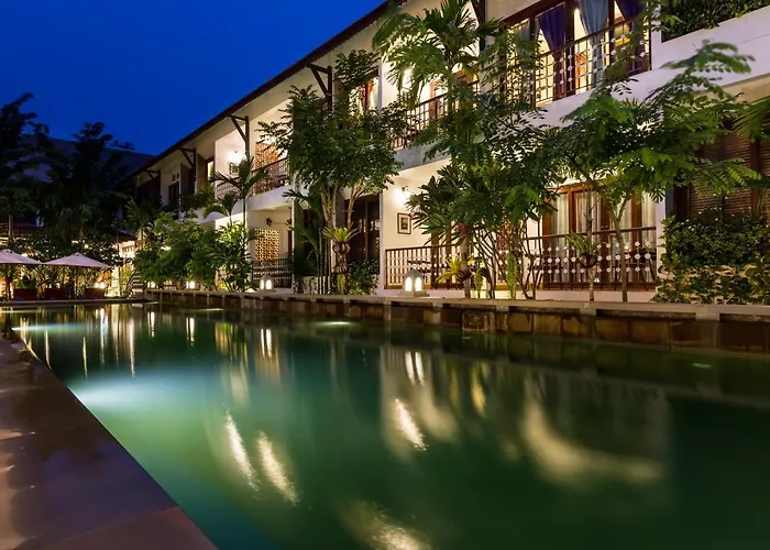 Montra Nivesha And Art Hotel