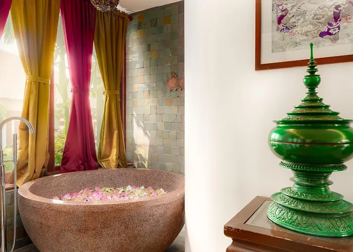 Montra Nivesha And Art Siem Reap